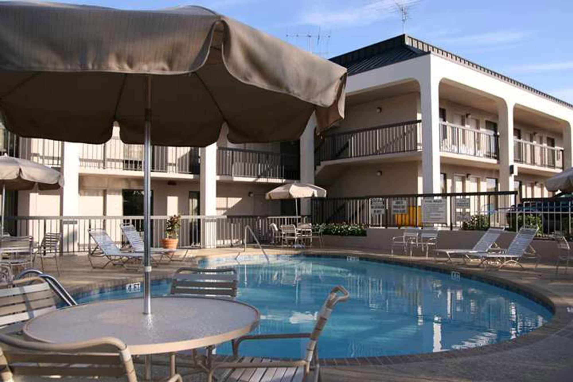 Motel 6 Fayetteville - I-95 Exteriör bild